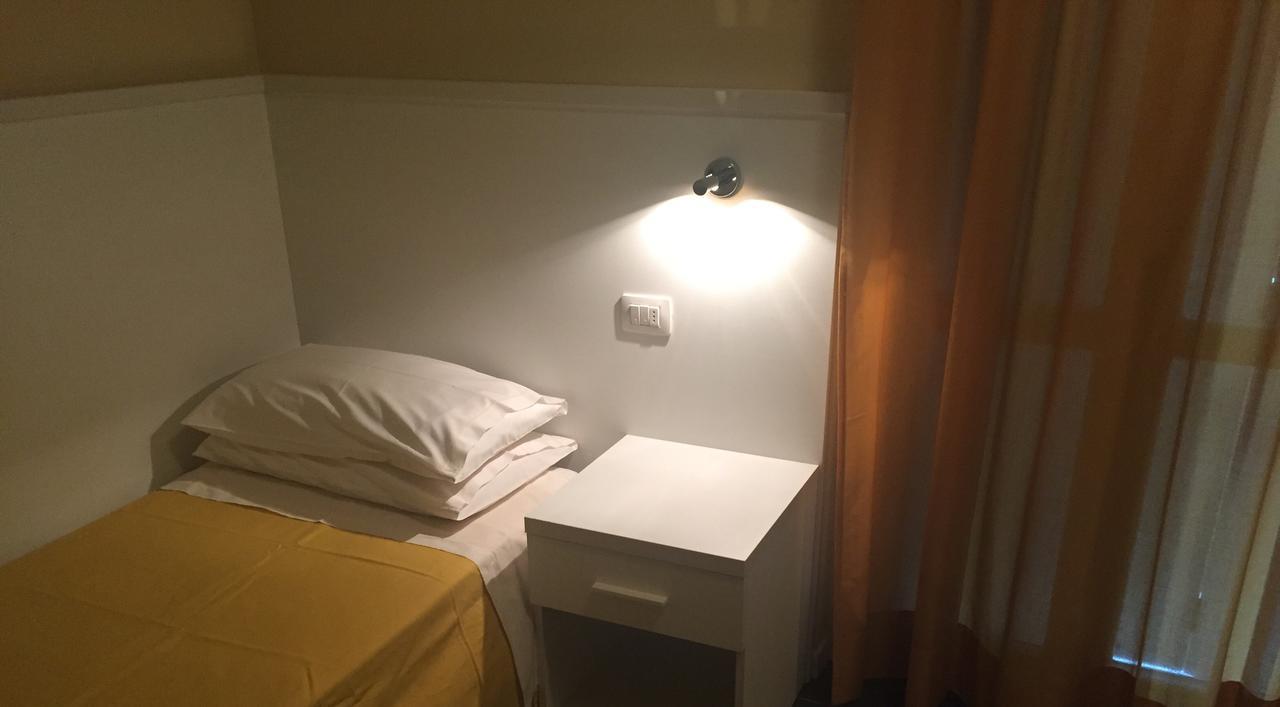 Hotel Soresina Экстерьер фото
